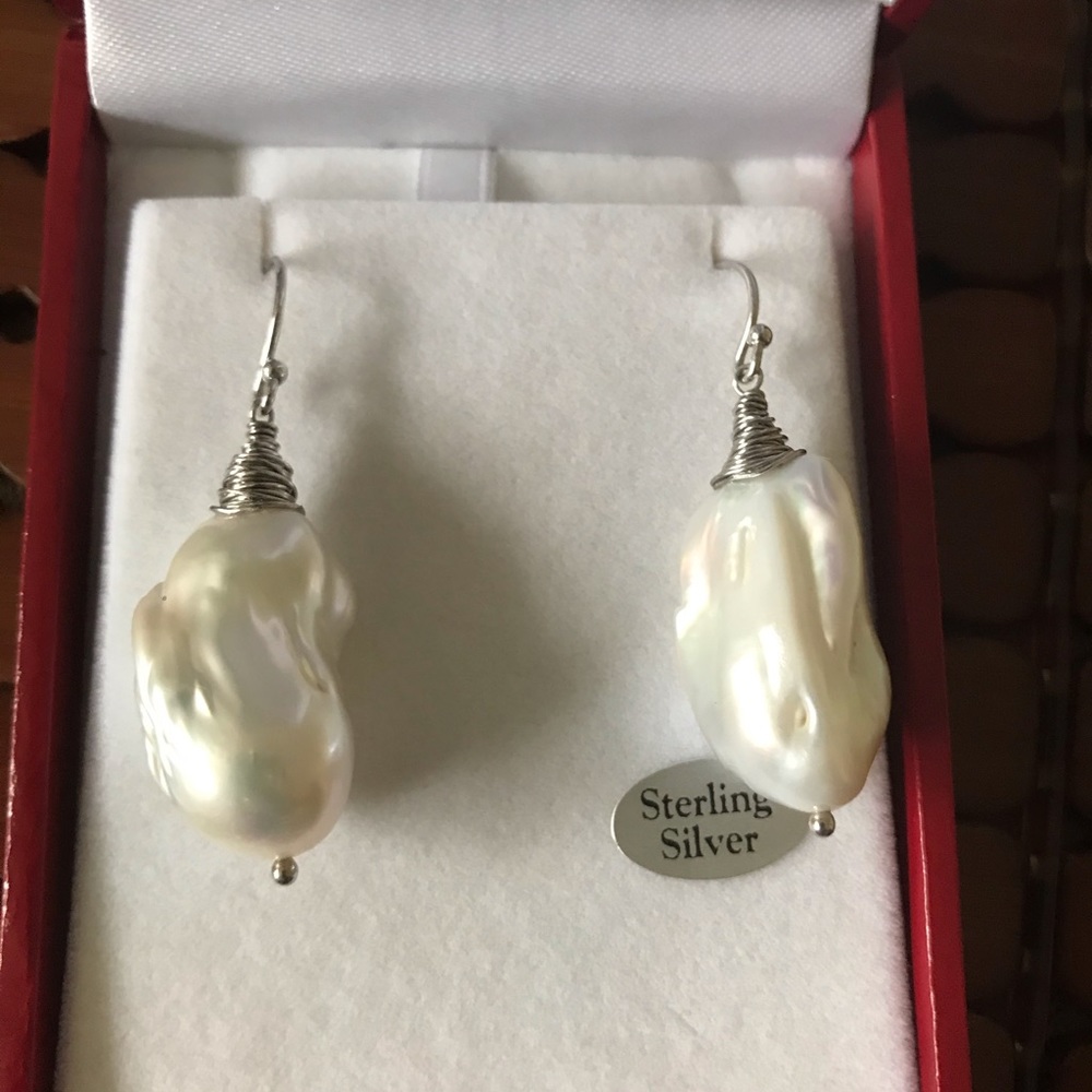Baroque Pearl earring
